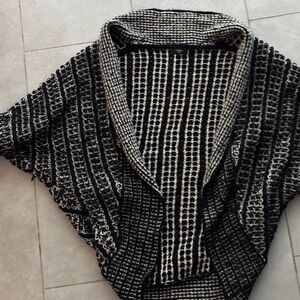 Women's Black and White Sweater